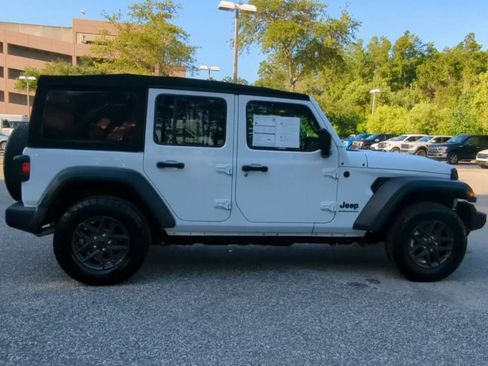Used 2024 Jeep Wrangler Unlimited Sport AWD/4WD image 29