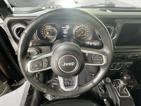 Used 2023 Jeep Wrangler Unlimited Sahara AWD/4WD image 11