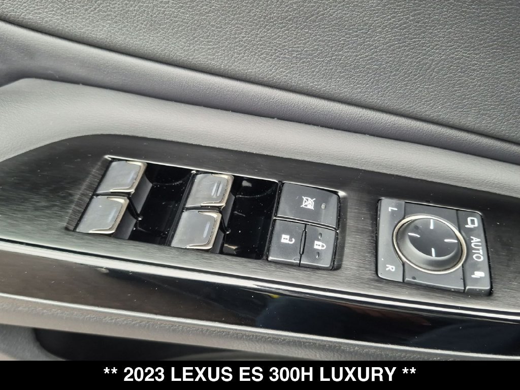 Used 2023 Lexus ES 300h w/ Accessory Package (Z2) FWD image 27