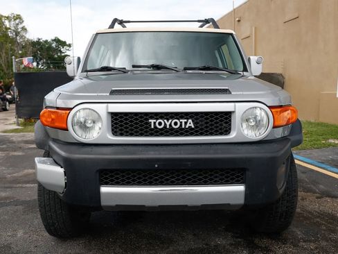 Used 2010 Toyota FJ Cruiser 4WD image 10