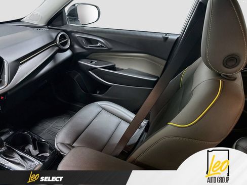 Used 2025 Chevrolet Trax ACTIV w/ Sunroof Package FWD image 25