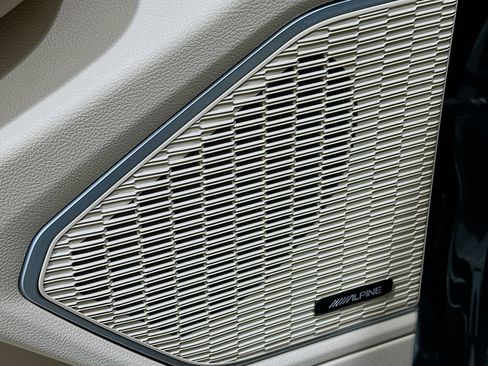 Used 2022 Jeep Grand Cherokee L Limited RWD image 19