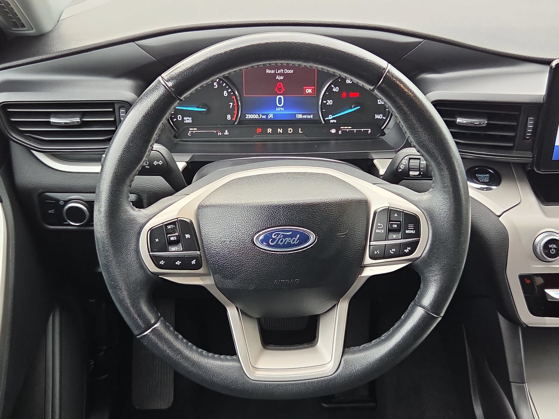 Used 2024 Ford Explorer XLT RWD image 11