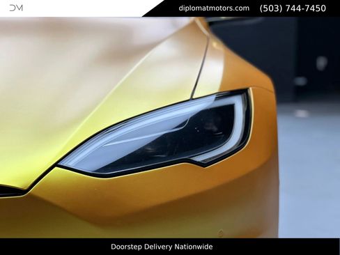 Used 2022 Tesla Model S Plaid image 12