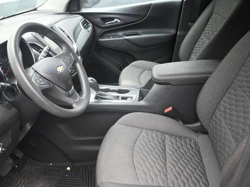 Used 2019 Chevrolet Equinox LT w/ LPO, Hit The Road Package FWD image 12