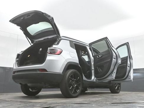 Used 2025 Jeep Compass Latitude w/ Altitude Special Edition AWD/4WD image 53