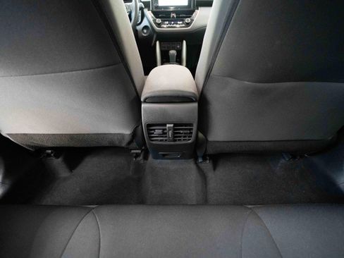 Used 2025 Toyota Corolla Cross LE FWD image 22