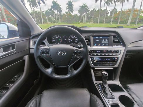 Used 2016 Hyundai Sonata Sport w/ Option Group 02 FWD image 7
