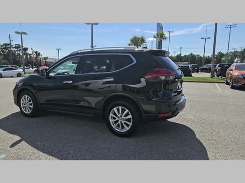 Used 2017 Nissan Rogue SV w/ SV Premium Package FWD image 28