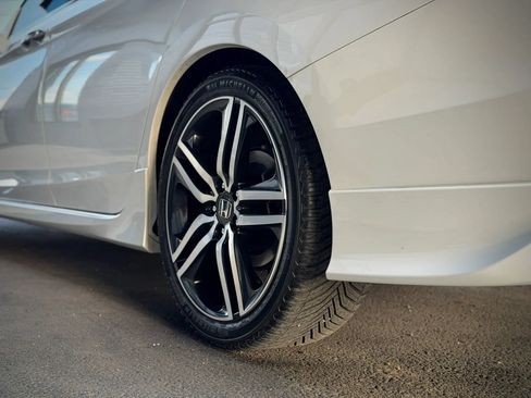 Used 2016 Honda Accord Touring image 28