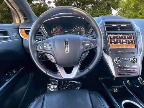 Used 2019 Lincoln MKC Reserve image 8