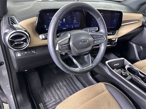 Used 2025 Chevrolet Equinox ACTIV w/ Safety and Technology Package image 10