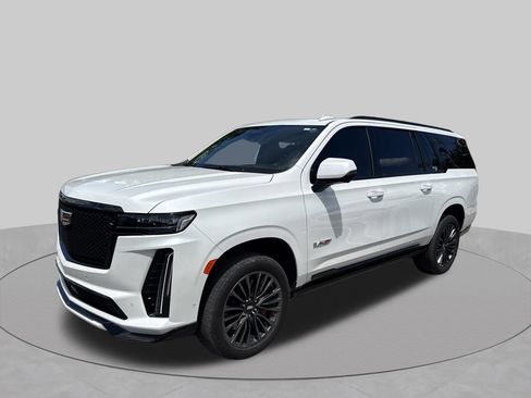 Certified 2024 Cadillac Escalade ESV V AWD/4WD image 10