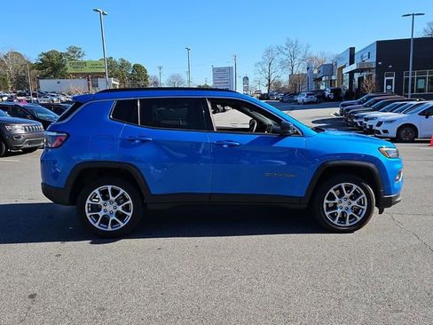 Used 2024 Jeep Compass Latitude w/ Sun and Sound Group image 10