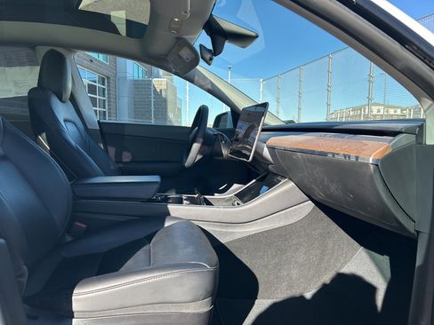Used 2020 Tesla Model Y Performance image 32