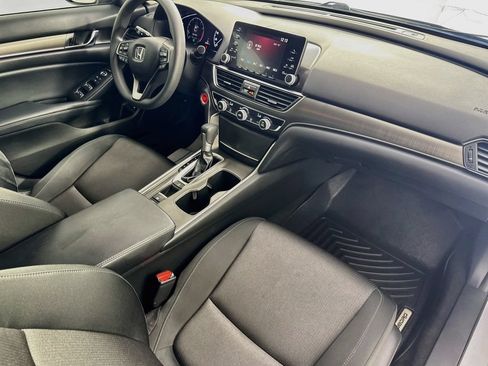 Used 2018 Honda Accord LX image 32