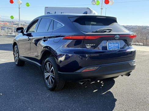 Used 2021 Toyota Venza LE w/ Carpet Mat Package (TMS) image 7