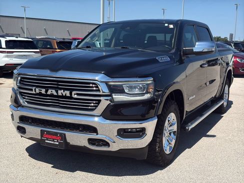 Used 2021 RAM 1500 Laramie AWD/4WD image 2