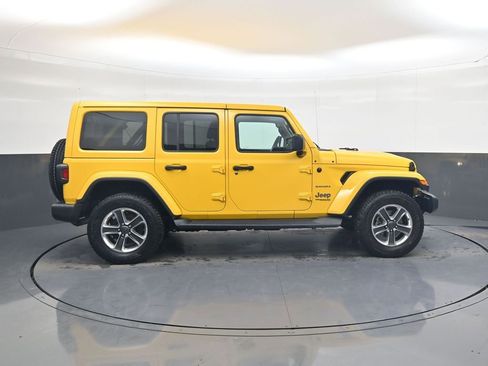 Used 2020 Jeep Wrangler Unlimited Sahara w/ Cold Weather Group AWD/4WD image 7
