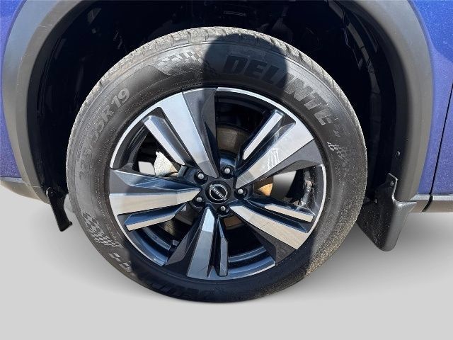 Used 2023 Nissan Rogue SL AWD/4WD image 28