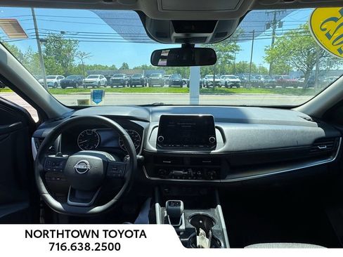 Used 2025 Nissan Rogue SV AWD/4WD image 7