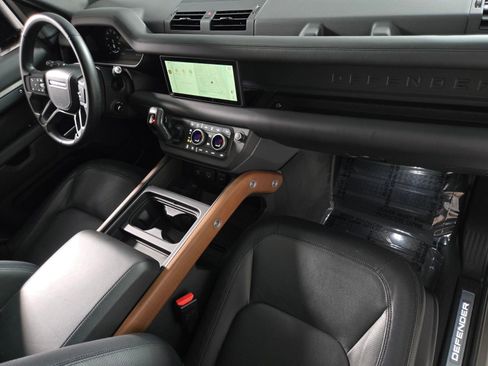 Used 2024 Land Rover Defender 110 X-Dynamic SE AWD/4WD image 20