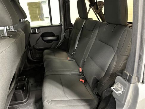 Used 2018 Jeep Wrangler Unlimited Sport S image 19