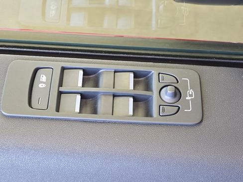 Used 2025 Land Rover Discovery Sport Dynamic SE AWD/4WD image 30