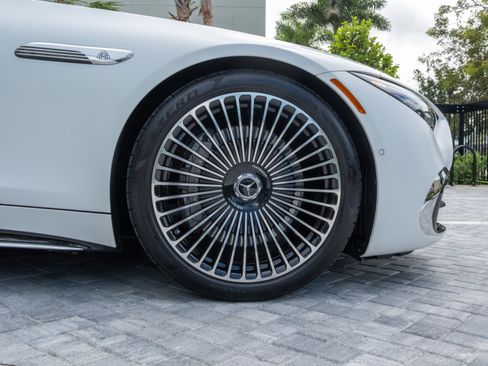 Used 2026 Mercedes-Benz Maybach SL 680 image 11