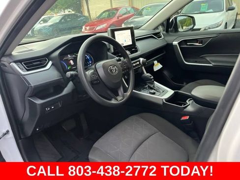 Used 2025 Toyota RAV4 XLE AWD/4WD image 6