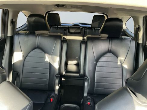 Used 2023 Toyota Highlander XLE image 14