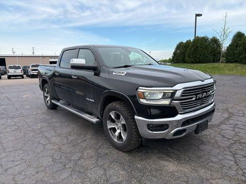 Used 2019 RAM 1500 Laramie AWD/4WD image 2
