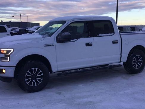 Used 2016 Ford F150 XLT image 4