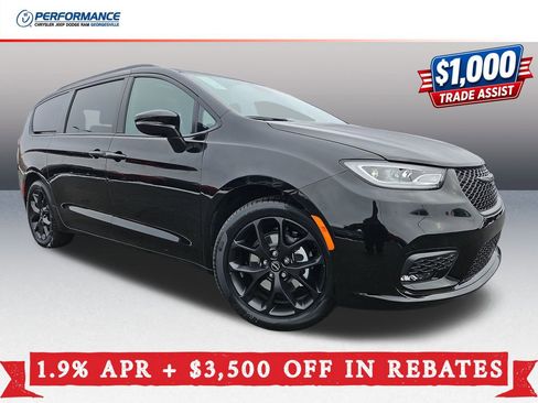 New 2026 Chrysler Pacifica Select FWD image 1