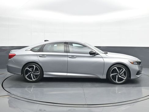 Used 2022 Honda Accord Sport image 7