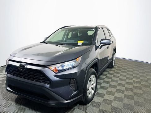 Used 2019 Toyota RAV4 LE w/ Carpet Mat Package FWD image 4