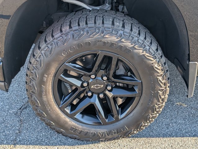 Used 2020 Chevrolet Silverado 1500 Custom Trail Boss w/ Custom Convenience Package AWD/4WD image 13