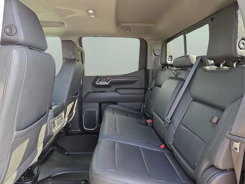 Used 2023 GMC Sierra 1500 SLT w/ SLT Convenience Package AWD/4WD image 10