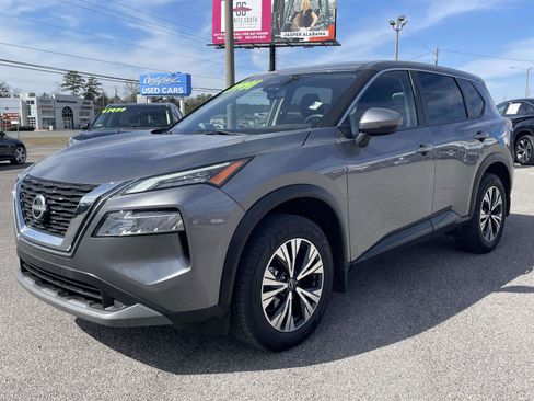 Used 2023 Nissan Rogue SV image 5