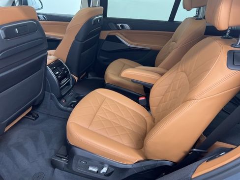 Used 2024 BMW X7 xDrive40i image 12