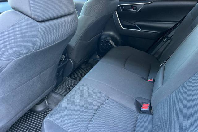 Certified 2022 Toyota RAV4 LE AWD/4WD image 4