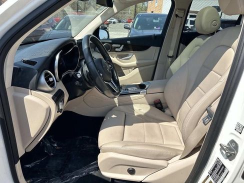 Used 2021 Mercedes-Benz GLC 300 4MATIC w/ Premium Package image 36