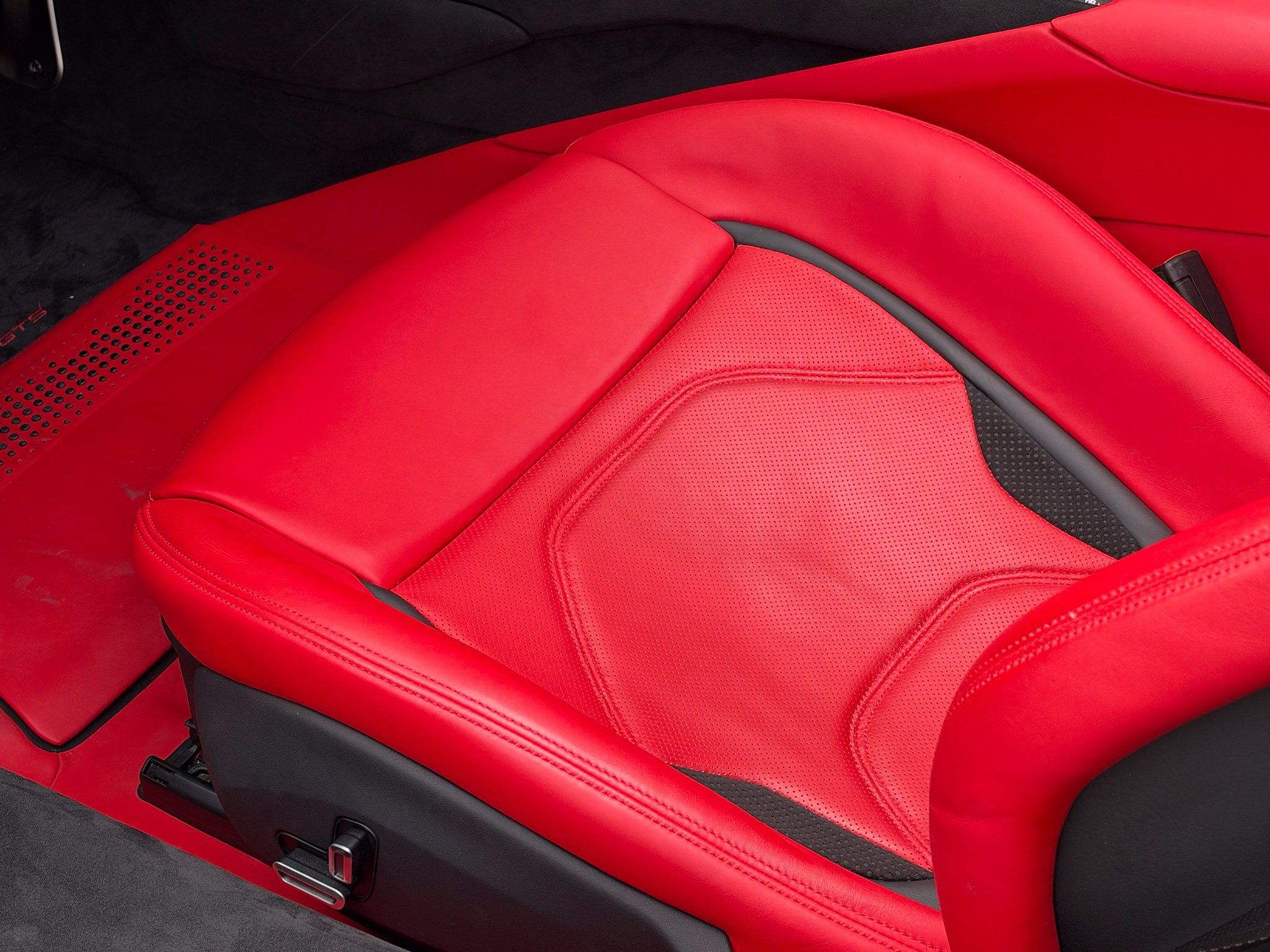 Used 2023 Ferrari 296 GTS RWD image 48