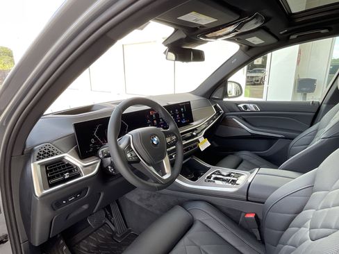 New 2026 BMW X5 xDrive40i w/ Premium Package image 9