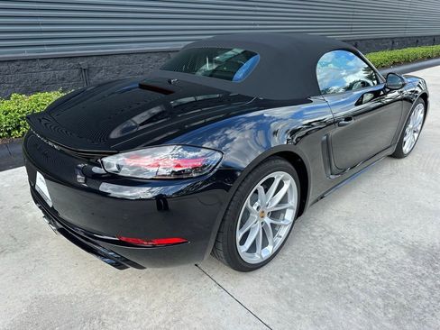 Used 2025 Porsche 718 Boxster image 12