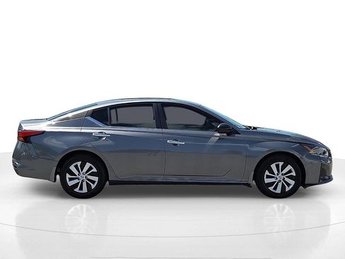 Used 2024 Nissan Altima 2.5 S image 6