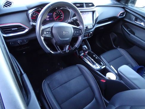 Used 2021 Chevrolet TrailBlazer RS w/ Technology Package image 7