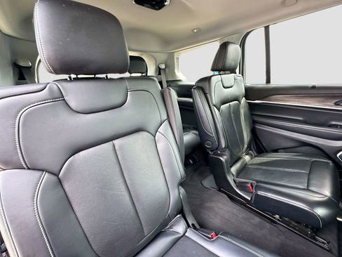 Used 2021 Jeep Grand Cherokee L Limited w/ Luxury Tech Group II AWD/4WD image 35
