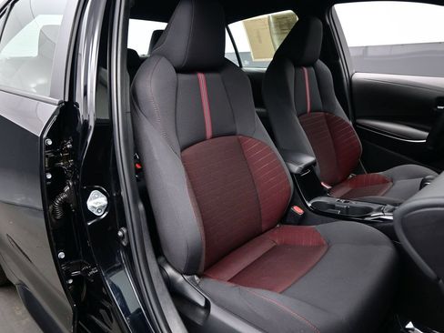Used 2023 Toyota Corolla SE w/ Carpet Mat Package (TMS) FWD image 13