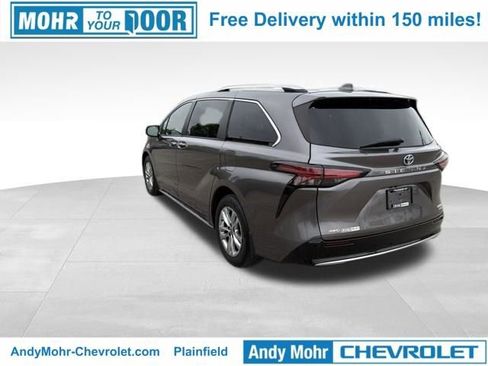 Used 2022 Toyota Sienna Limited AWD/4WD image 3